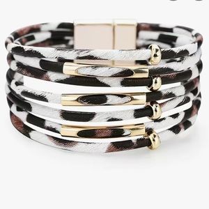 Multilayer Leopard Print Bracelet